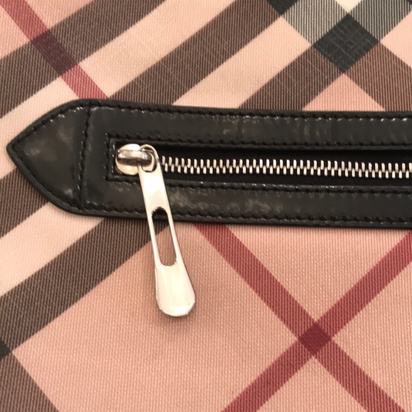 Burberry Cross Body Handbag - Picture 3 of 6